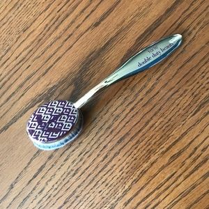 tarte double duty beauty brush